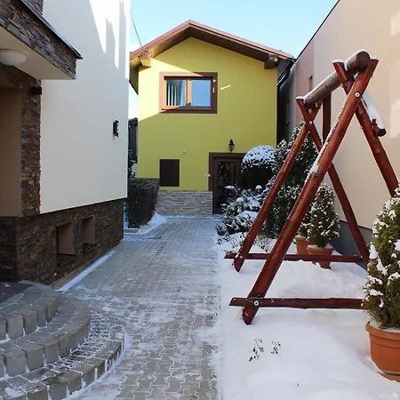 U Vierky Gasthuis *